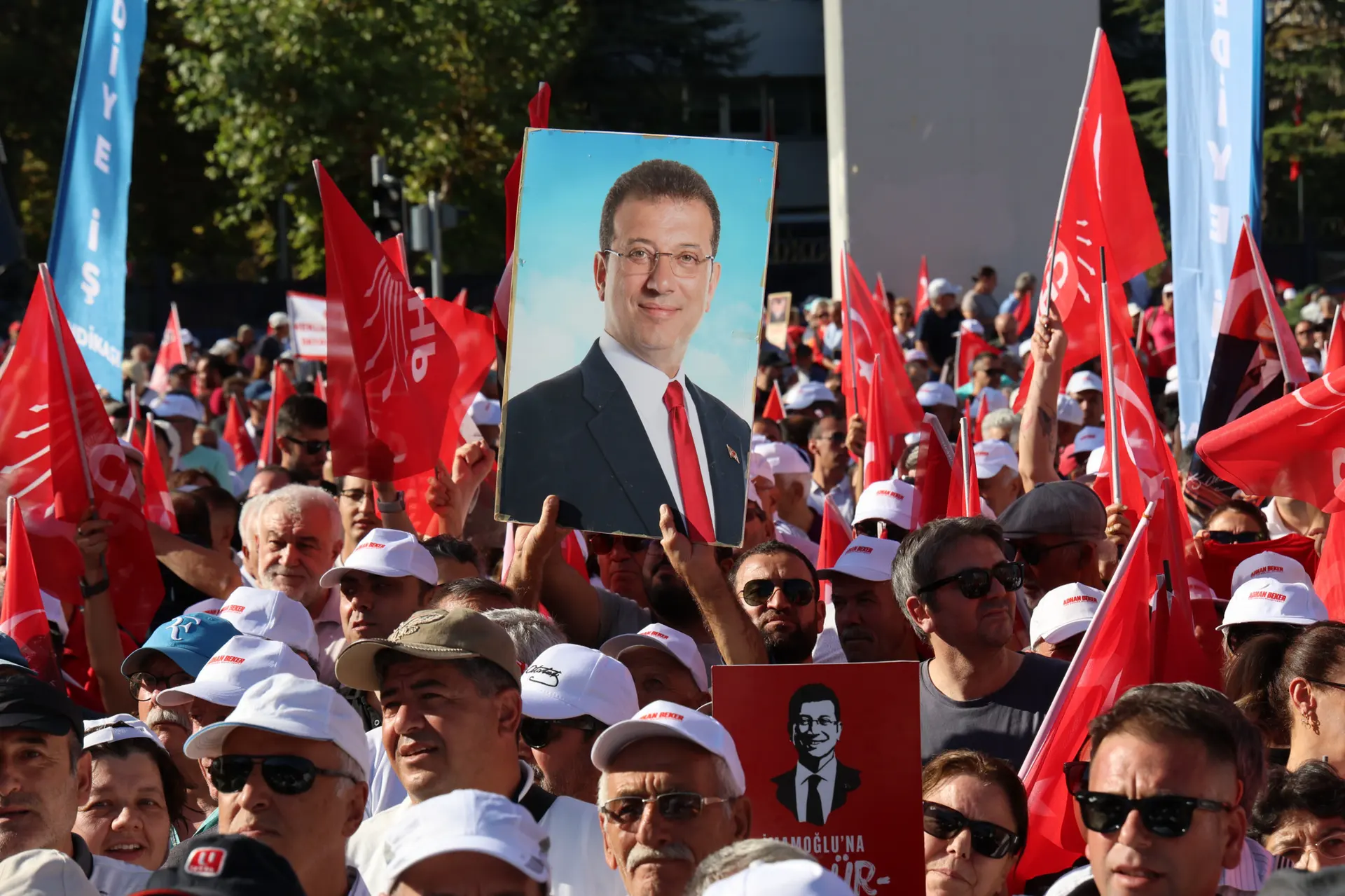 Tensions en Turquie. Des milliers de personnes défilent pour l’opposition à Ankara