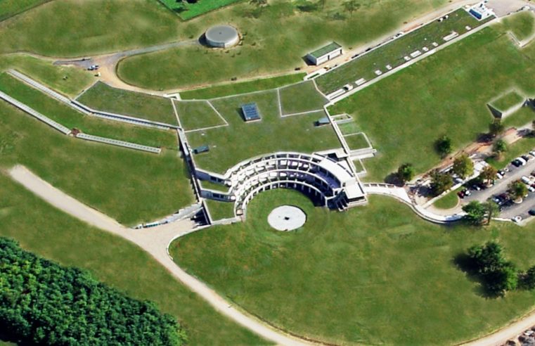 Movie. How the U.S. Library of Congres (National Audio Visual  Conservation center NAVCC) saves and preserves film and Sound.