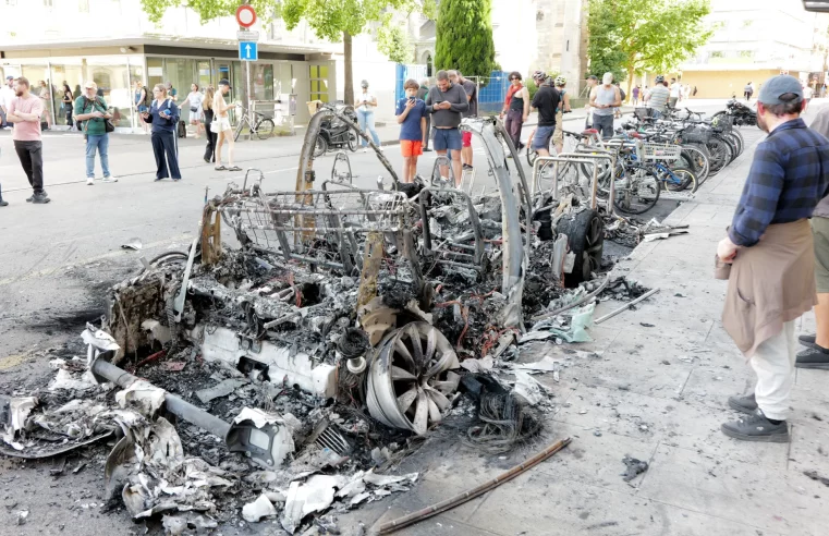 Manif G7. Du bois, des gazes et une nasse