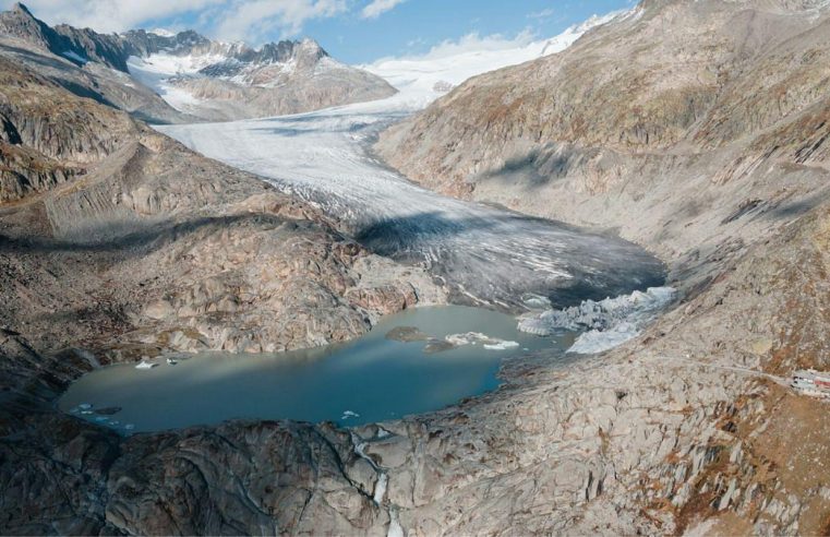 Climat. Les glaciers des Alpes fondent si vite que les scientifiques commencent à craindre pour la stabilité des montagnes